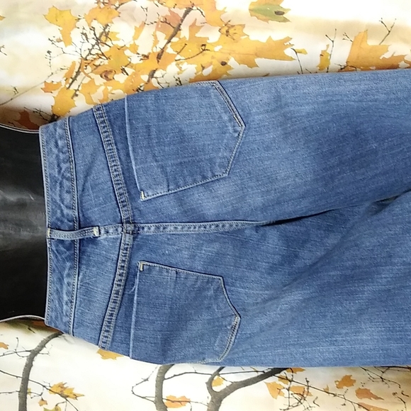 Mossimo Denim Mid-Rise Curvy Bootcut - Picture 5 of 7